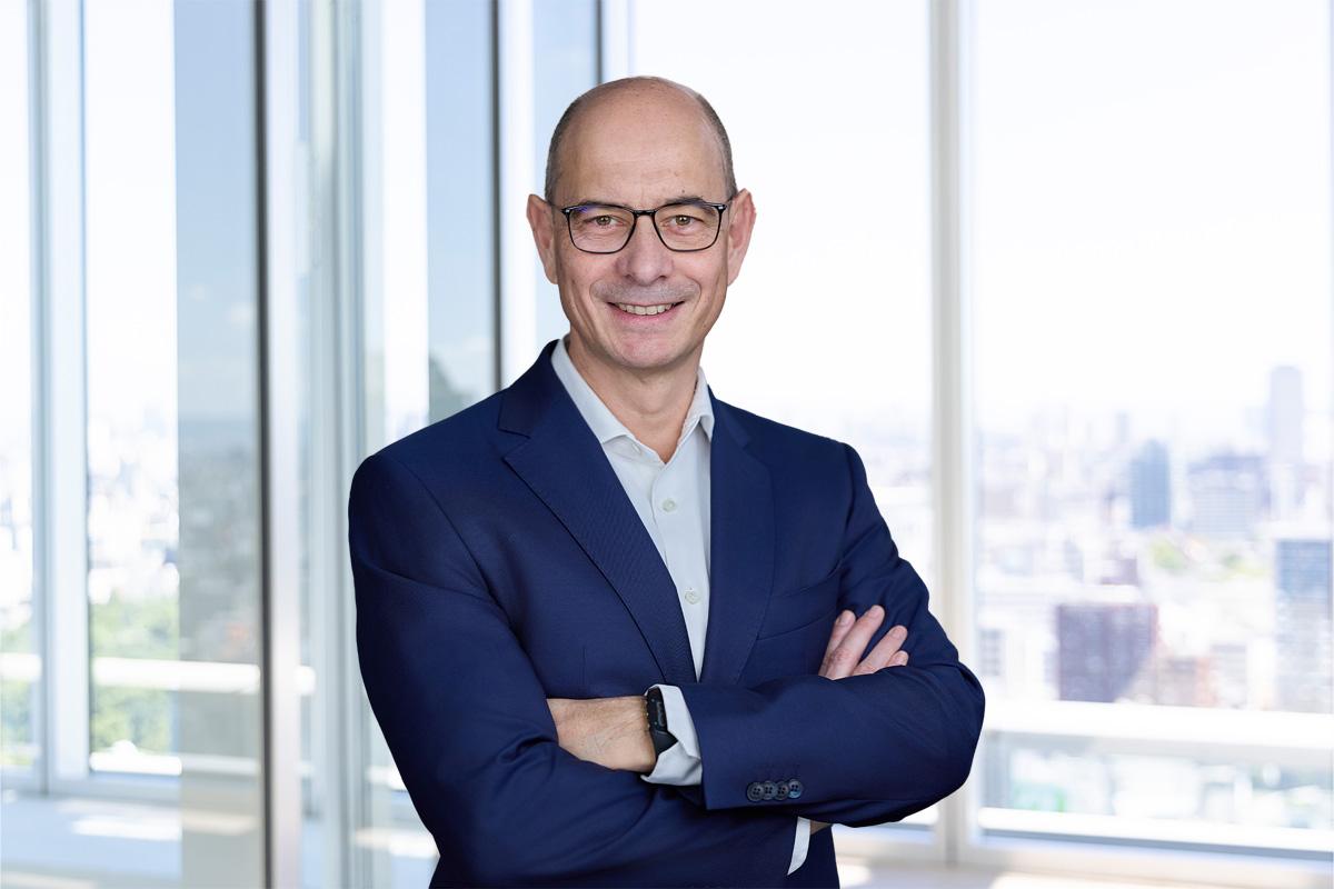 Portrait Geschäftsführer Simon Schmidt